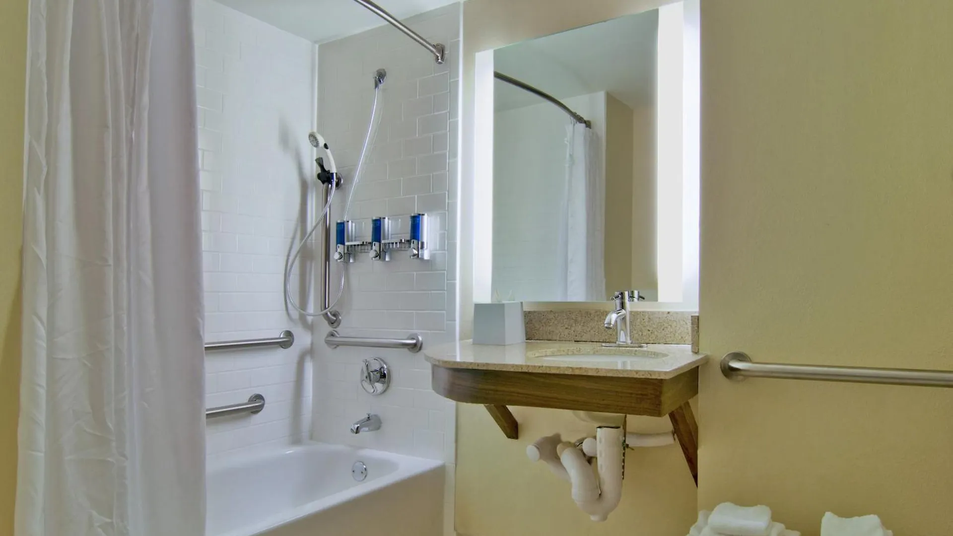 Four Points By Sheraton Nashville Airport Hotel